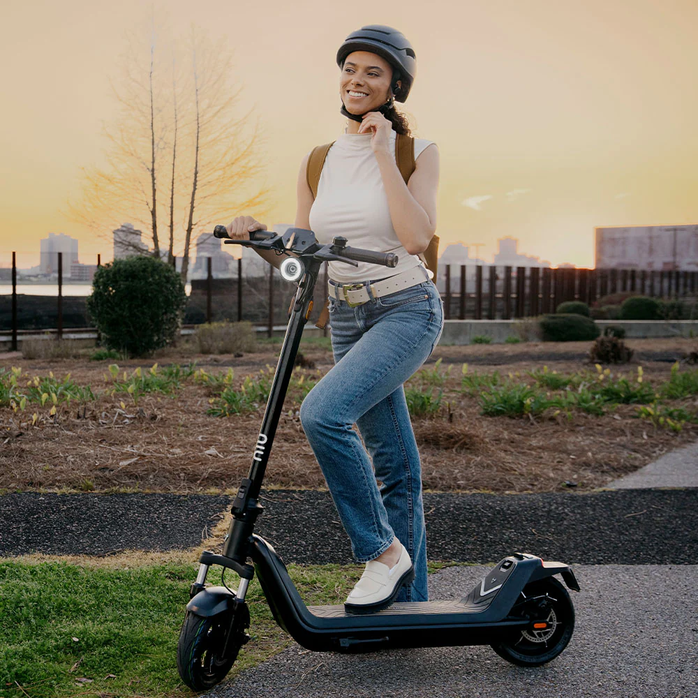 NIU | Electric Scooter | KQi 300P - Image 7